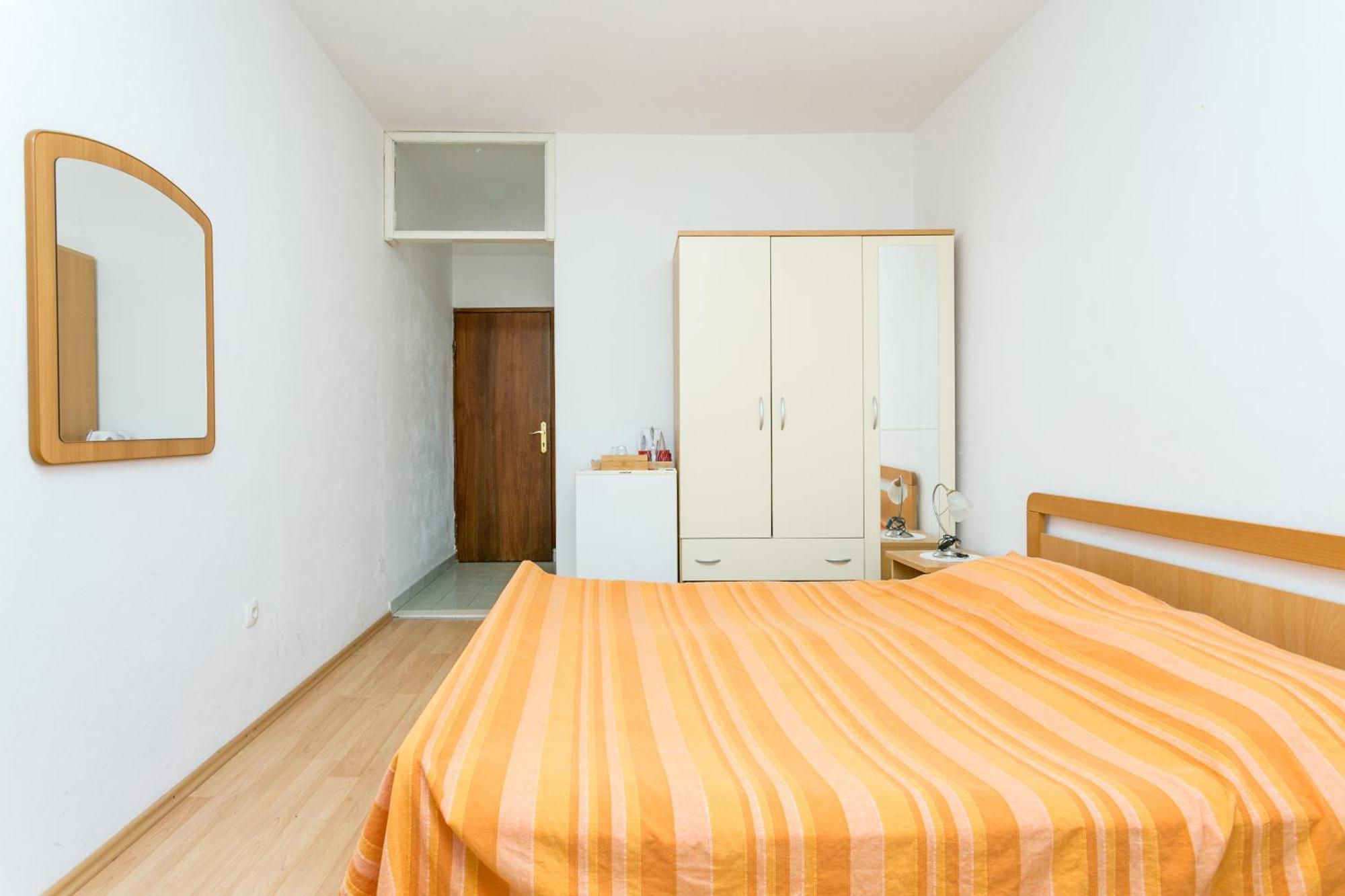 Apartments And Rooms With Parking Space Supetar, Brac - 5658 Værelse billede