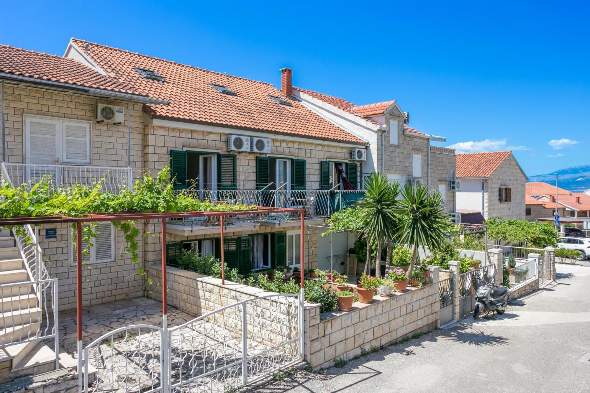 Apartments And Rooms With Parking Space Supetar, Brac - 5658 Eksteriør billede